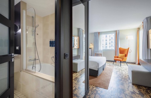 Republique–Point-du-Jour Hotel | Doubletree By Hilton Paris Boulogne