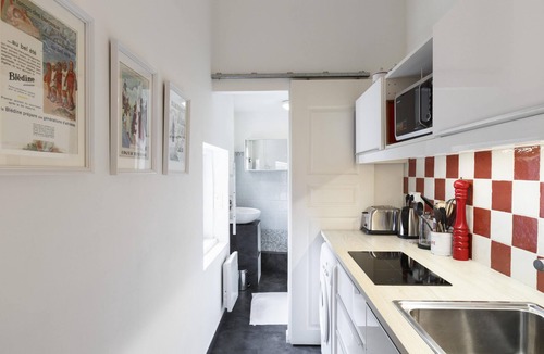 Centre Apartment | DRÔLES DE DAMES - Nid Douillet dans le Centre