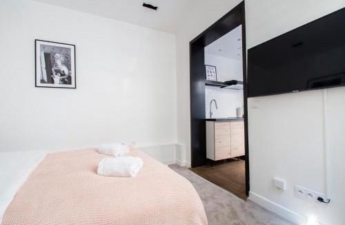 16th Arrondissement Apartment | Dreamyflat - Eiffel tower
