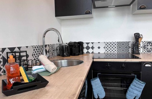 Republique Apartment | Duplex lumineux centre-ville, tout équipé, parking