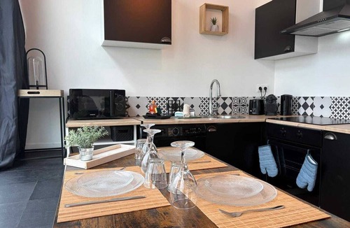 Republique Apartment | Duplex lumineux centre-ville, tout équipé, parking