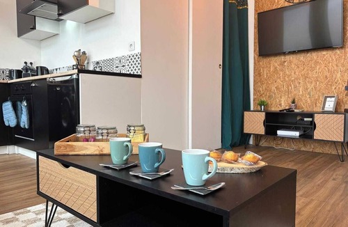 Republique Apartment | Duplex lumineux centre-ville, tout équipé, parking