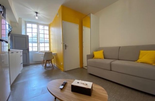 La Fleche Apartment | Ecole 101