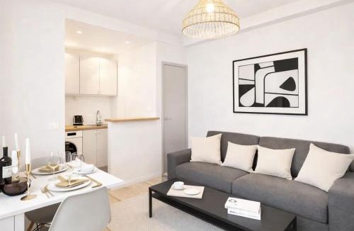 Passy Apartment | Eiffel Tower - Deluxe apartment with elevator access