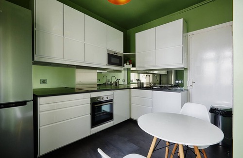 Auteuil Apartment | Emerald Exuberance, by Veeve