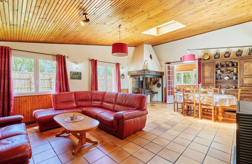 Le Mesnil House | Entre mer et campagne 3 by Interhome