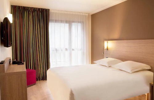La Madeleine Hotel | Escale Oceania Orléans