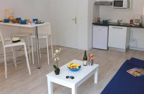 Grandcamp-Maisy Condo | Escapade à Grandcamp av/Piscine, Sauna et Wifi