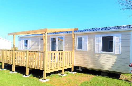 Balleroy House | Eva 40 Mobile Home - 4 bedrooms, 1 bathroom - 40 m² + semi-covered patio, sleeps 8