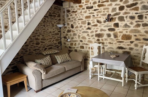 Gomene Bed & Breakfast | Evasion: A High-Quality Traditional Breton Cottage in Gomené