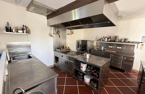 Dirac House | Exceptional house & green setting with a view