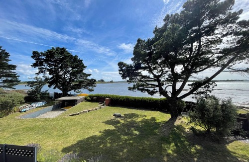 Morbihan House | Exceptional seaside home on the Gulf of Morbihan. Pets welcome!