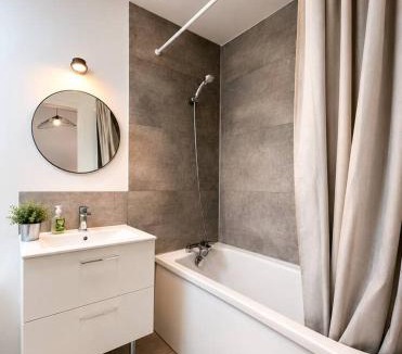 Ploermel Apartment | Excursion Bretonne - Urban Studio & Wifi Fibre