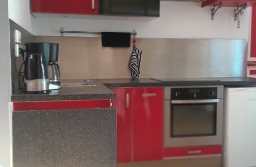 Bernieres-sur-Mer Apartment | F2 300 meters from the beach, all shops nearby.
