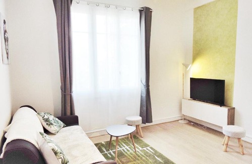 Madeleine-Champ de Mars Apartment | F2 Green Garden, Hyper Centre, Parking