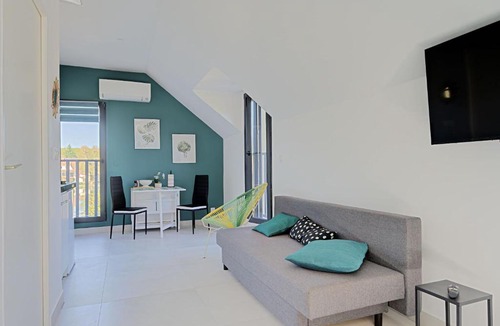 Saint-Remy-les-Chevreuse Apartment | Face Au Lac - Climatisation - RER - Parking - 406