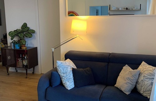 Clichy Apartment | Family Apartment—sleeps 6—parking and balcony—near Paris