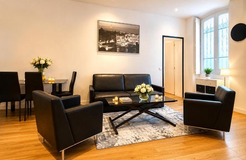 Faubourg-du-Roule Apartment | Family Champs Elysées appartement