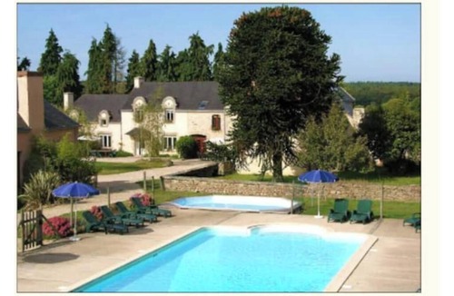 Camors Cottage | Family-Friendly 4-Bedroom House with Heated Pool, Sleeps 8
