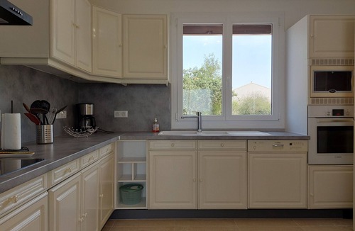 Saumeray Cottage | Family home in a quiet area with garden and BBQ