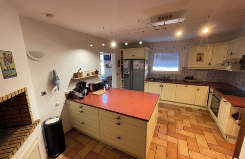 Baden House | Family house with covered & heated swimming pool, large private park near beach