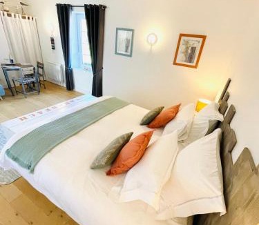 Brucheville Bed & Breakfast | Ferme les Chapelles Utah Beach