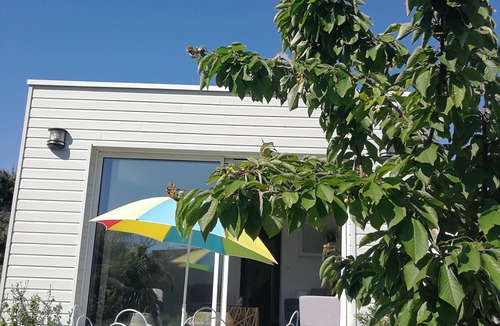 Ouistreham House | fisherman's cottage 150m from the sea with jaccuzi.