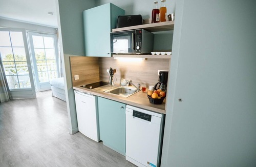 Bagnoles-de-l'Orne Apartment | 2-Guest Retreat with Hot Tub