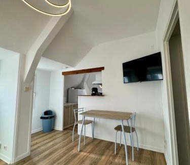 Saint-Nazaire Apartment | Fully equipped 1-bedroom apartment near Chantiers Navals