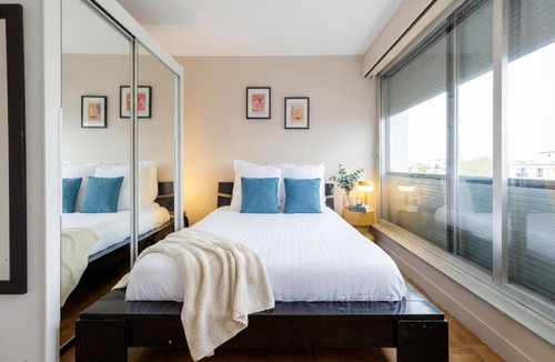 Gambetta Apartment | FurtiveStay - La Défense - Damiers