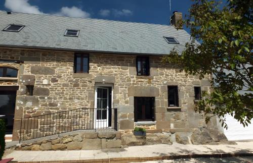 Saint-Georges-de-Reintembault House | Gîte de La Guinchère
