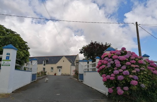 Saint-Pol-de-Leon Cottage | Gîte 5 Chambres à 5 mn de Roscoff Avec vue sur la mer