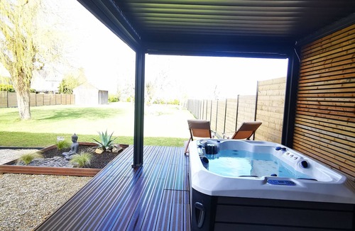 Saint-Marcan Cottage | Gîte and spa
