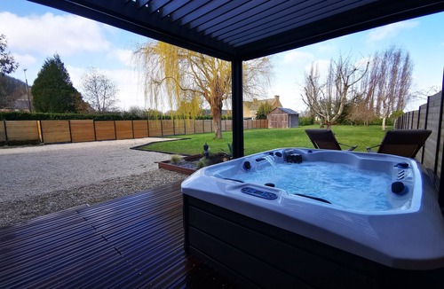 Saint-Marcan Cottage | Gîte and spa