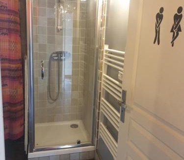 Noyant-Villages Apartment | Gîte Borely avec accès piscine