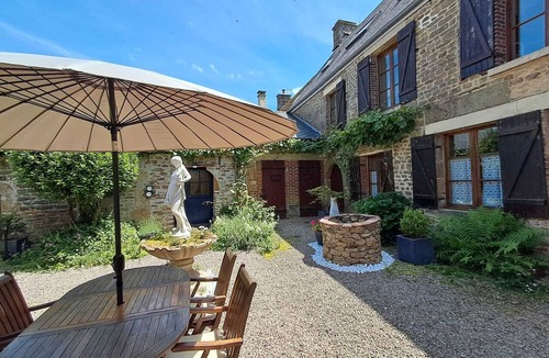 La Foret-Auvray House | Gîte des Halles – Charming house in a quiet location