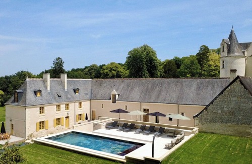 Anche House | Gîte du Château des Brétignolles - Heritage, pool and nature - Near Chinon