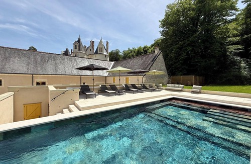 Anche House | Gîte du Château des Brétignolles - Heritage, pool and nature - Near Chinon