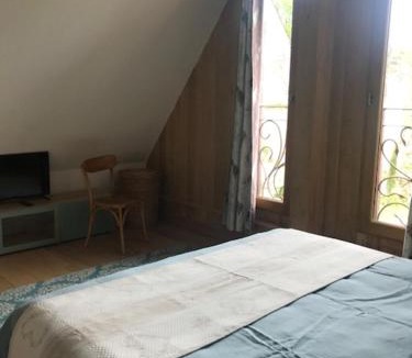 Saint-Sulpice House | Gîte du Manoir de l'Herbier