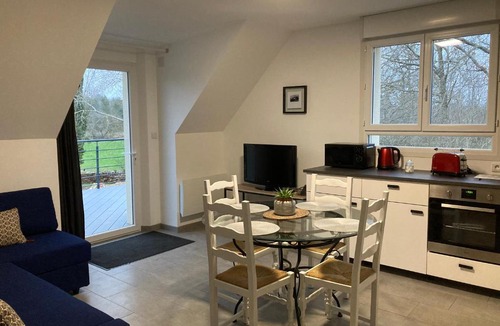 Saint-Gervais-en-Belin Apartment | Gîte du Pré Rond