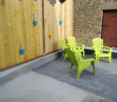 Saint-Carreuc House | Gîte familial SAINT-CARREUC centre bourg