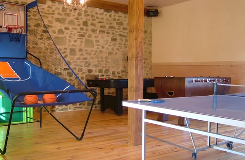 Nehou House | Gîte Grange – La Mare Chappey, child-friendly, heated pool