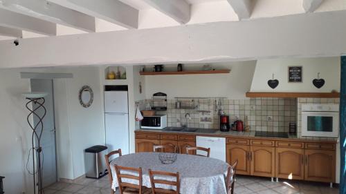Hommes House | Gîte La Fortaiserie