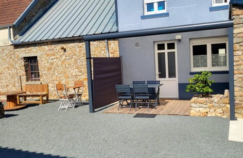 Pirou House | Gîte La Rose des Vents: Between Sea and Countryside
