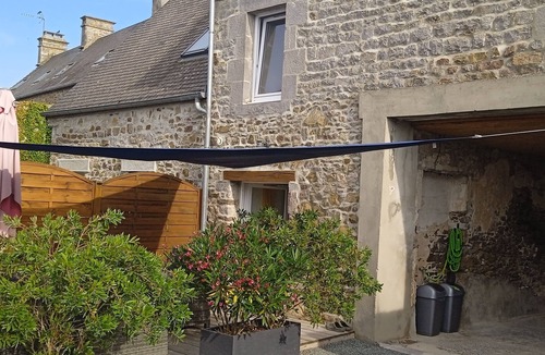 Hauteville-sur-Mer House | Gîte Pour 2 Personnes à 900m de la mer
