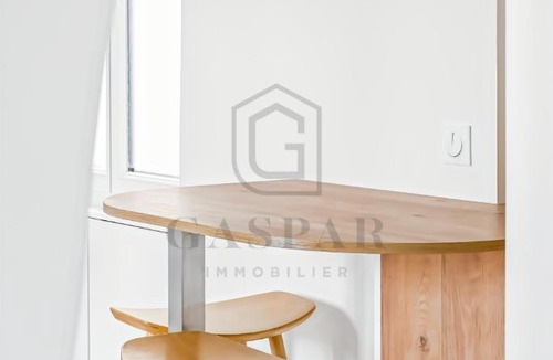 Centre Ville Apartment | Gaspar- Passages- Comfort & proximity to Paris