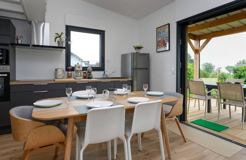 Sarzeau House | Gavrinis, 600 m from Beach, Parking, Wi-Fi – Private Terrace & Garden
