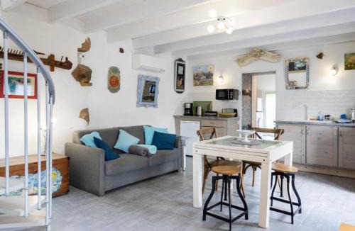 Kermaria-Sulard House | Gite Atelier La Croix Blanche