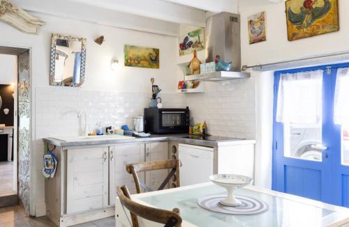 Kermaria-Sulard House | Gite Atelier La Croix Blanche