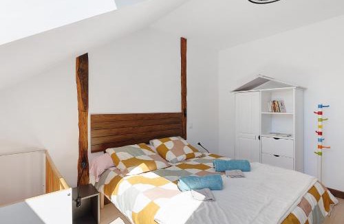 Noyant-Villages House | Gite Bricabroc 7 personnes